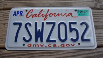 California Lipstick License Plate 2017 DMV