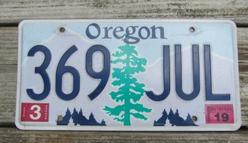  Oregon Tree and Mountains License Plate 2019
