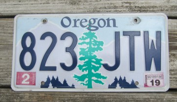  Oregon Tree and Mountains License Plate 2019
