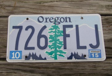 Oregon Tree and Mountains License Plate 2015