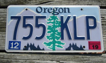  Oregon Tree and Mountains License Plate 2019