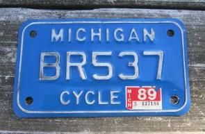 Michigan Motorcycle License Plate White Blue 1989