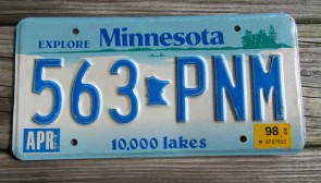 Minnesota Explore Minnesota 10,000 Lakes License Plate 1998