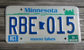 Minnesota Explore Minnesota 10,000 Lakes License Plate 1986