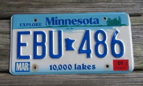 Minnesota Explore Minnesota 10,000 Lakes License Plate 2001