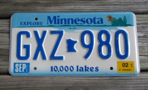 Minnesota Explore Minnesota 10,000 Lakes License Plate 2002