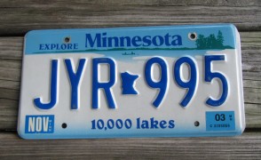 Minnesota Explore Minnesota 10,000 Lakes License Plate 2003