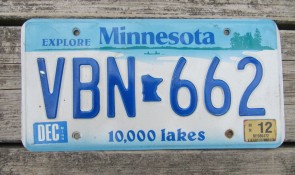Minnesota Explore Minnesota 10,000 Lakes License Plate 2012