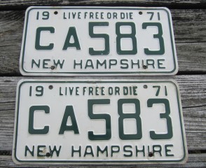 New Hampshire Green White License Plate Pair Live Free or Die 1971