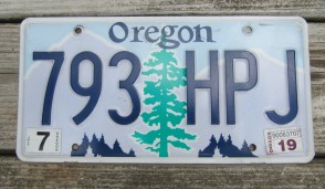  Oregon Tree and Mountains License Plate 2019