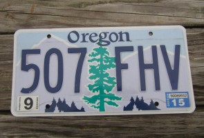 Oregon Tree and Mountains License Plate 2015